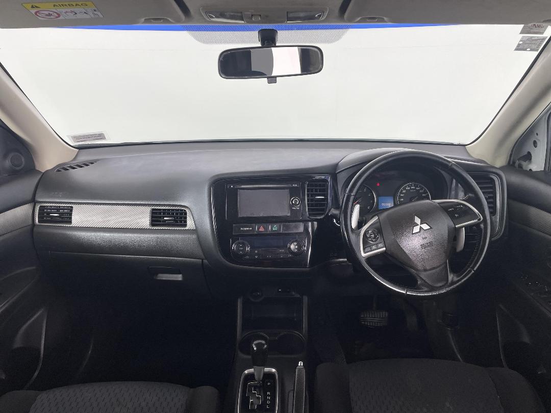 Photo '17' of Mitsubishi Outlander Photo '17' of Mitsubishi Outlander