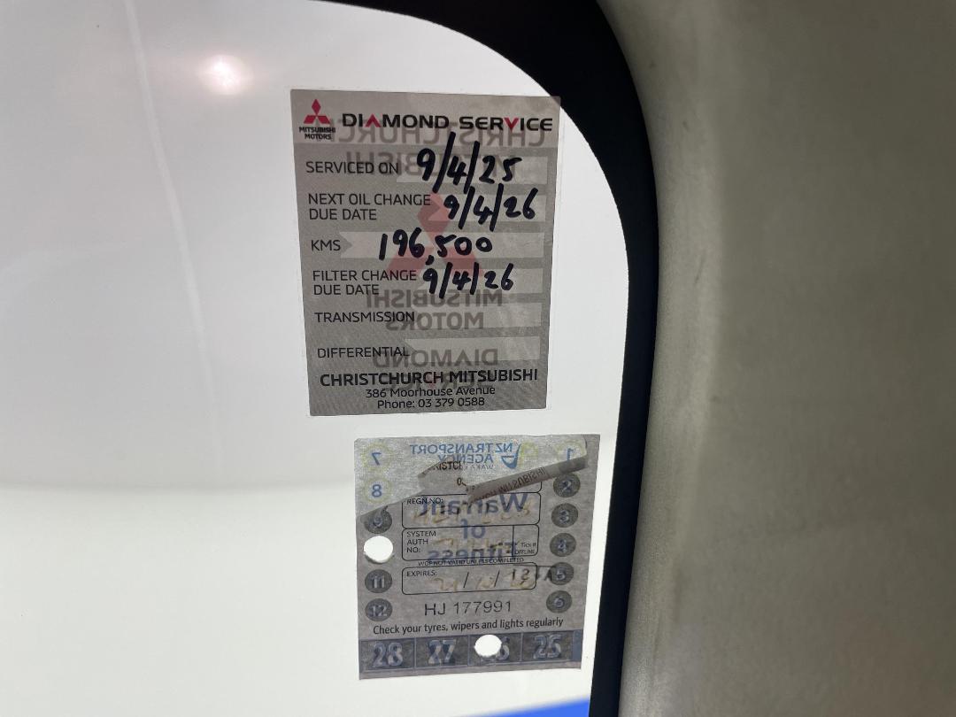 Photo '30' of Mitsubishi Outlander Photo '30' of Mitsubishi Outlander