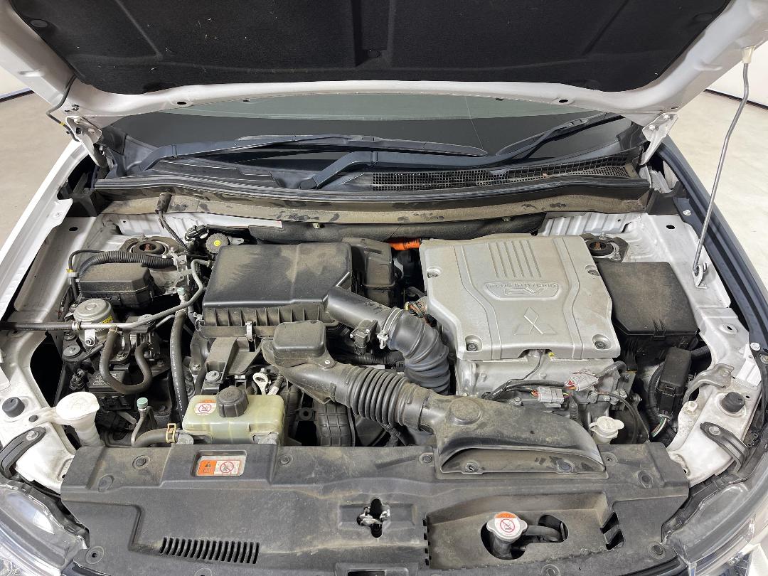 Photo '13' of Mitsubishi Outlander