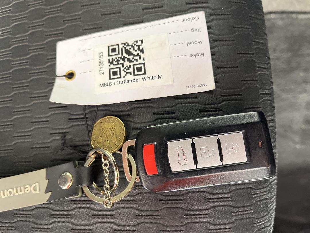 Photo '22' of Mitsubishi Outlander