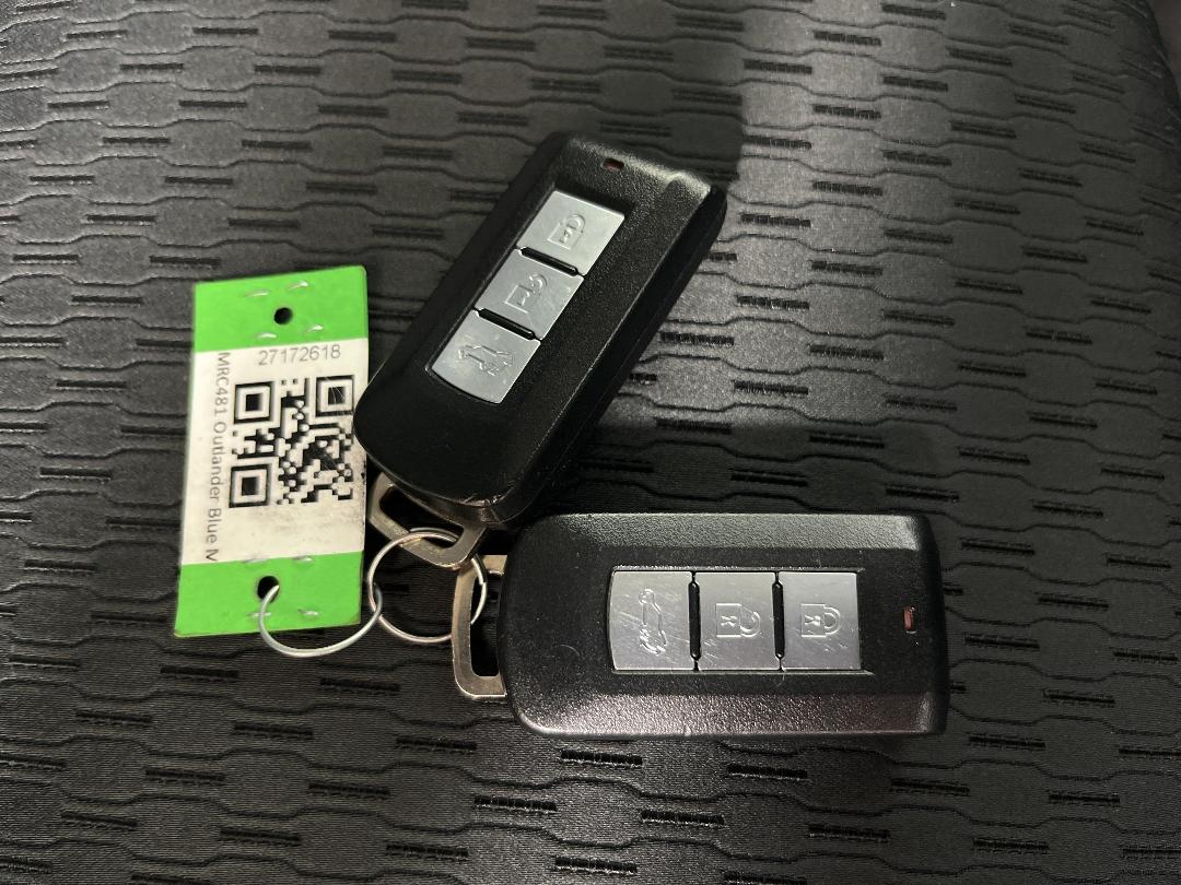 Photo '22' of Mitsubishi Outlander