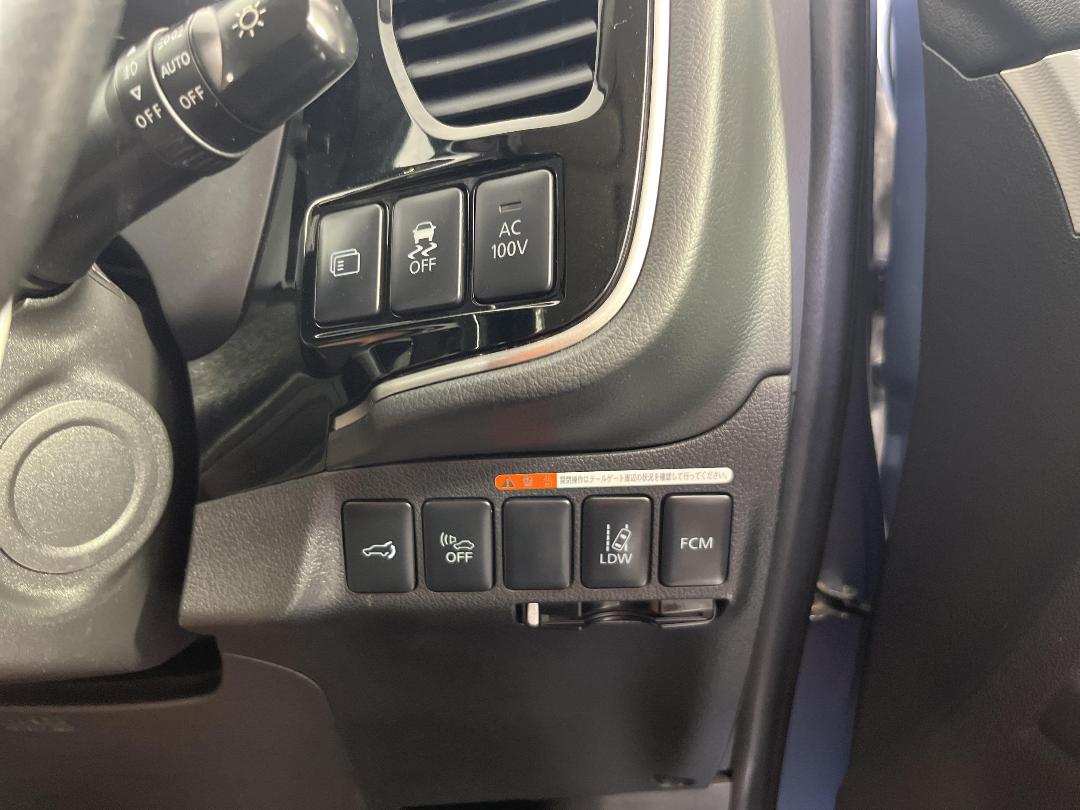 Photo '33' of Mitsubishi Outlander