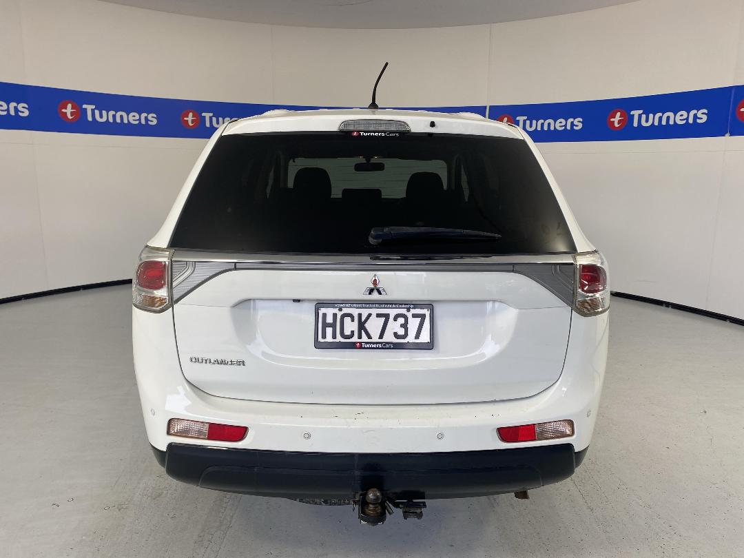 Photo '6' of Mitsubishi Outlander