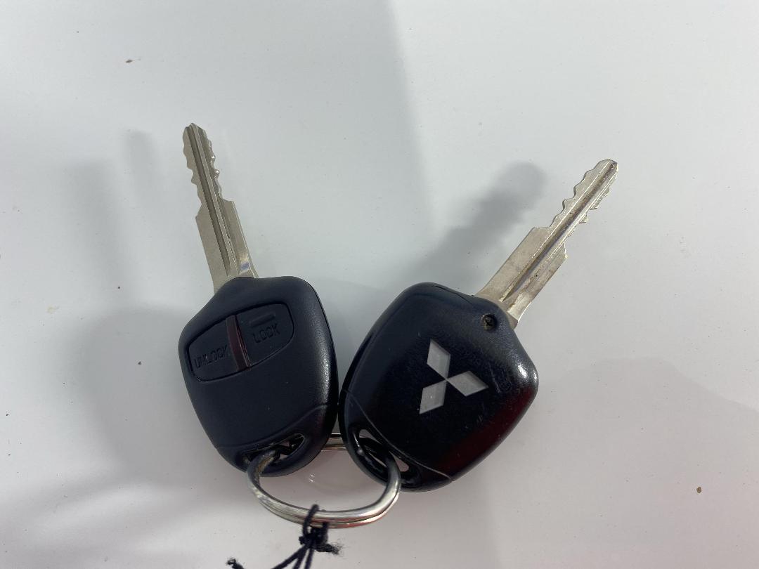 Photo '22' of Mitsubishi Outlander