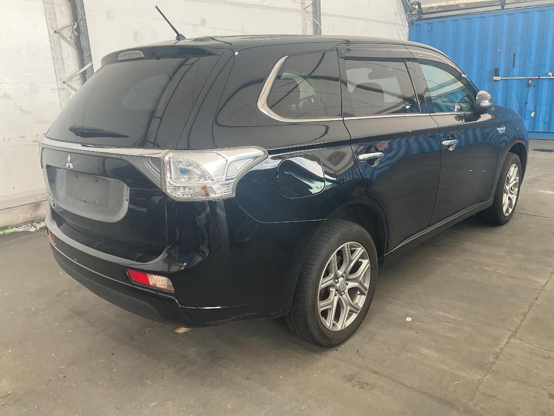 Photo '6' of Mitsubishi Outlander Plugin Photo '6' of Mitsubishi Outlander Plugin