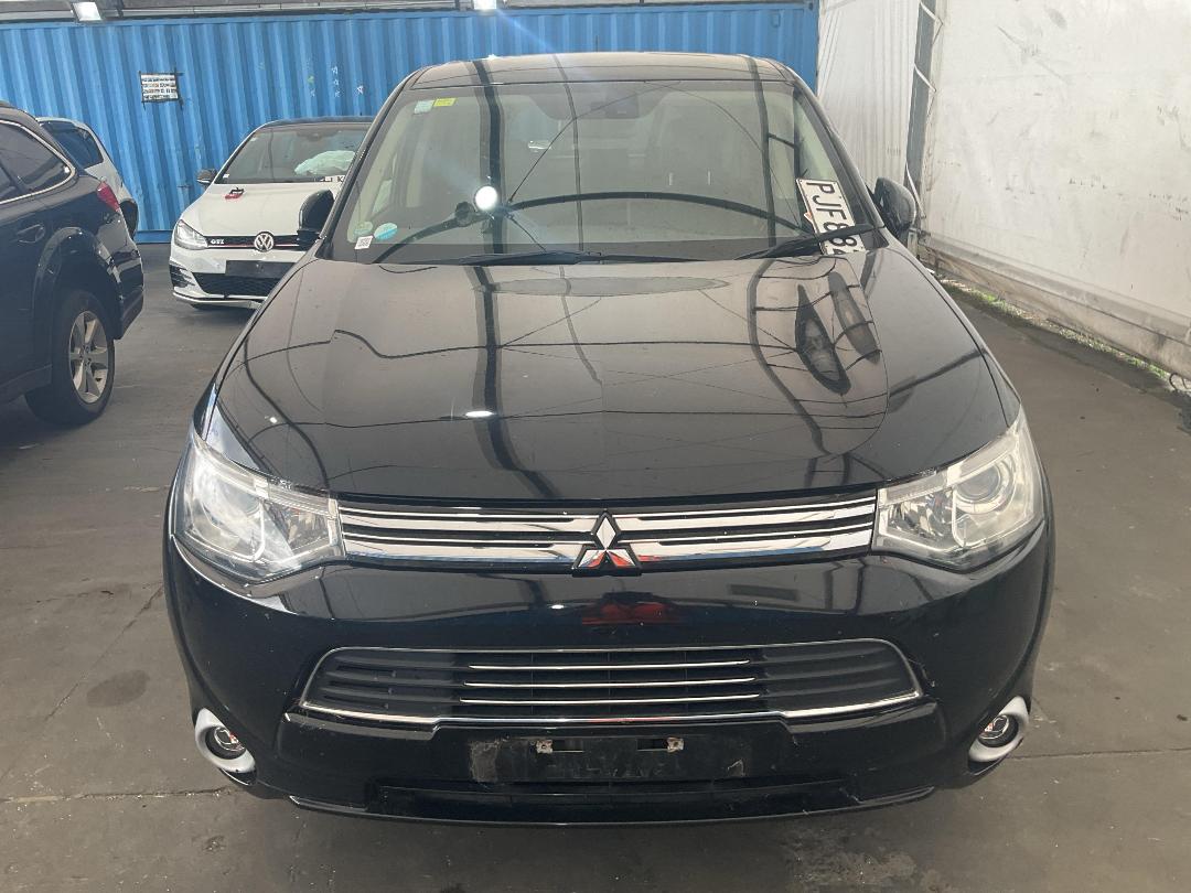 Photo '2' of Mitsubishi Outlander Plugin Photo '2' of Mitsubishi Outlander Plugin