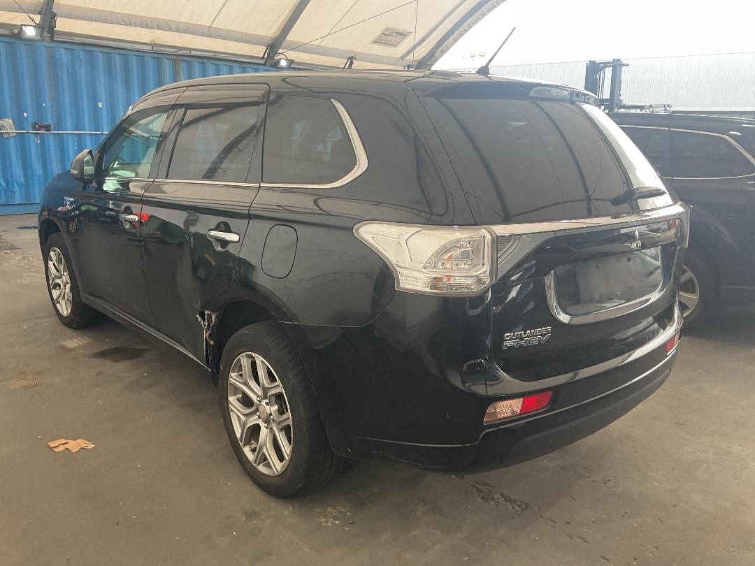 Photo '4' of Mitsubishi Outlander Plugin Photo '4' of Mitsubishi Outlander Plugin