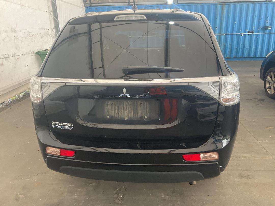 Photo '5' of Mitsubishi Outlander Plugin Photo '5' of Mitsubishi Outlander Plugin