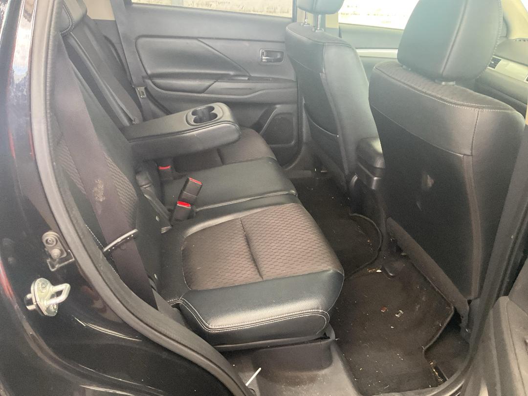 Photo '7' of Mitsubishi Outlander Plugin Photo '7' of Mitsubishi Outlander Plugin