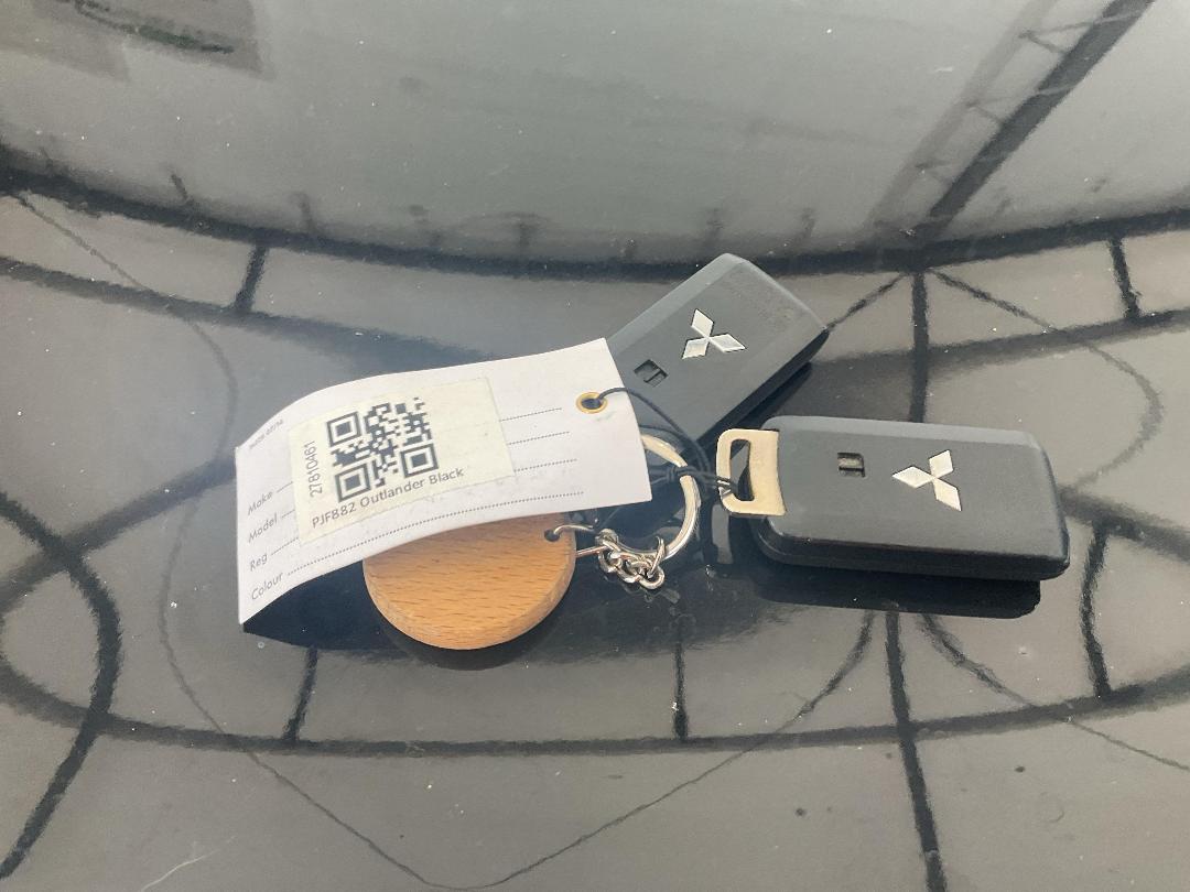 Photo '14' of Mitsubishi Outlander Plugin Photo '14' of Mitsubishi Outlander Plugin