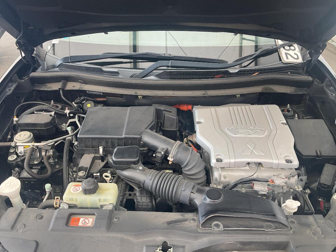 Photo '17' of Mitsubishi Outlander Plugin Photo '17' of Mitsubishi Outlander Plugin