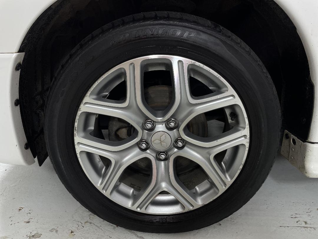 Photo '10' of Mitsubishi Outlander Photo '10' of Mitsubishi Outlander