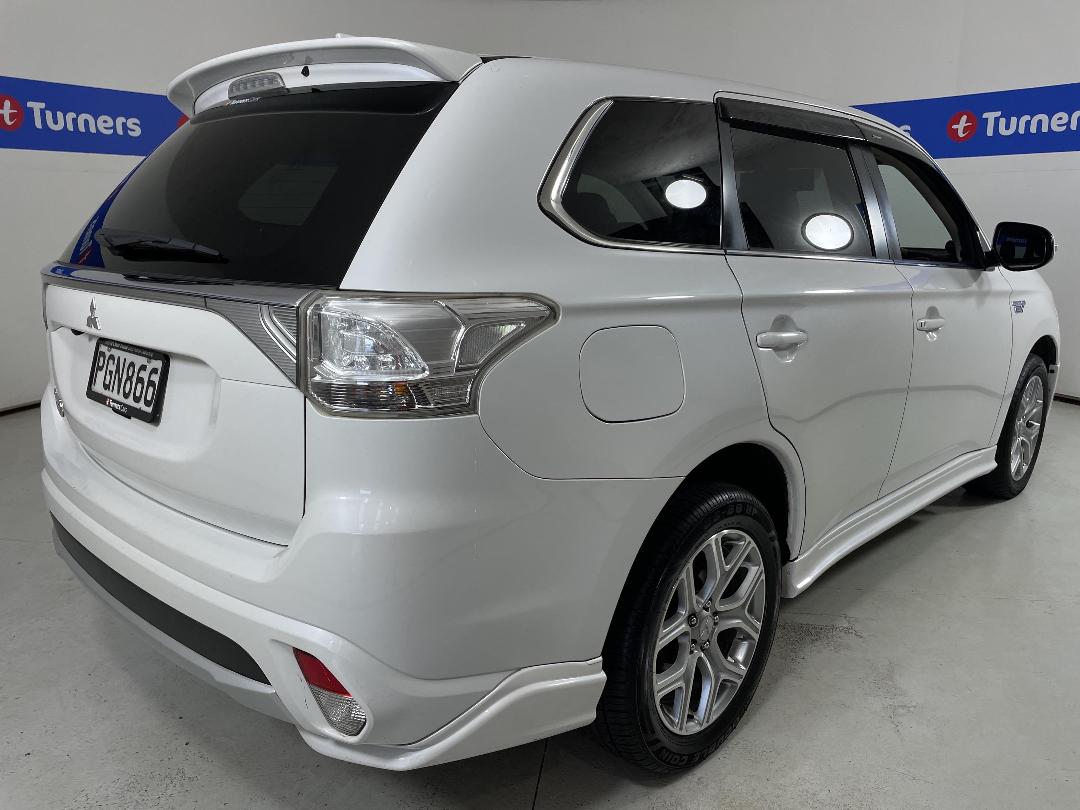 Photo '7' of Mitsubishi Outlander Photo '7' of Mitsubishi Outlander