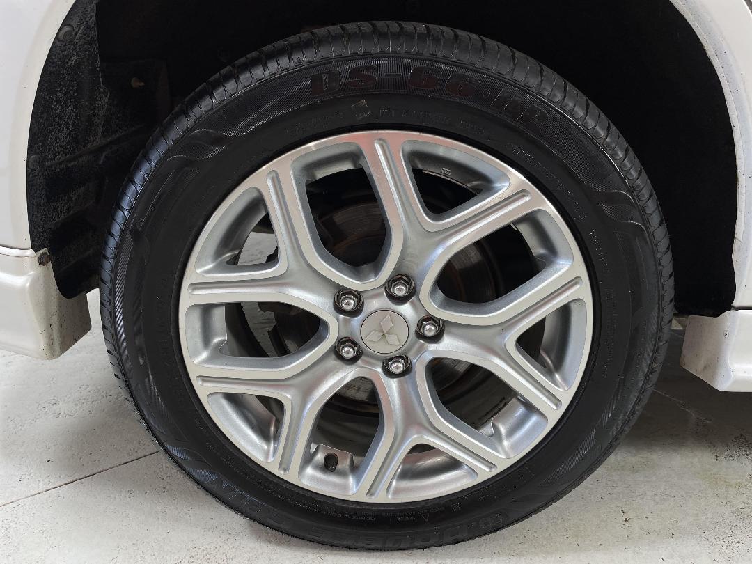 Photo '12' of Mitsubishi Outlander Photo '12' of Mitsubishi Outlander