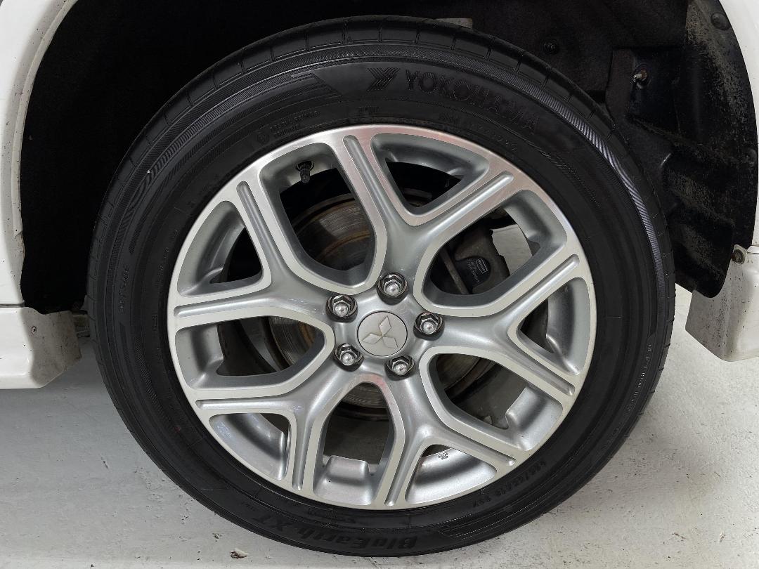 Photo '11' of Mitsubishi Outlander Photo '11' of Mitsubishi Outlander