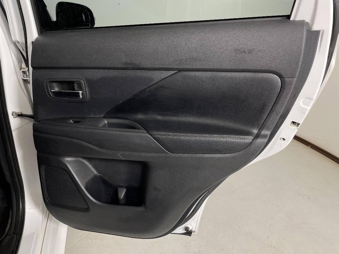 Photo '19' of Mitsubishi Outlander Photo '19' of Mitsubishi Outlander