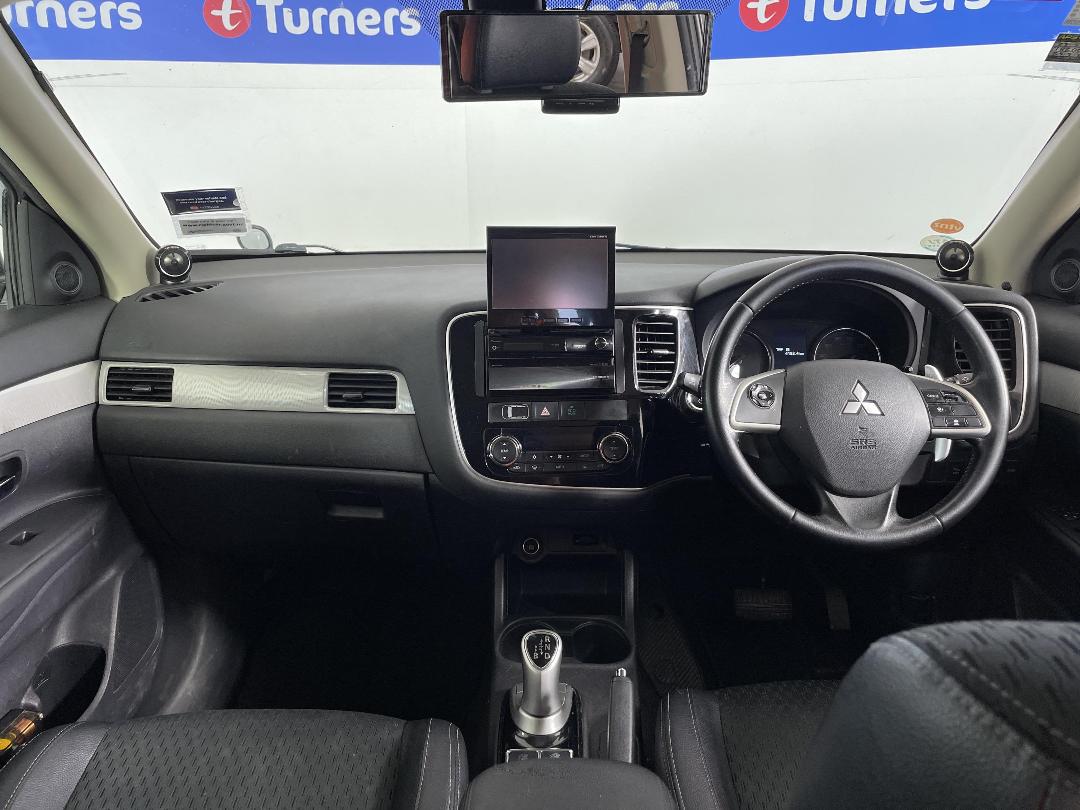 Photo '17' of Mitsubishi Outlander Photo '17' of Mitsubishi Outlander