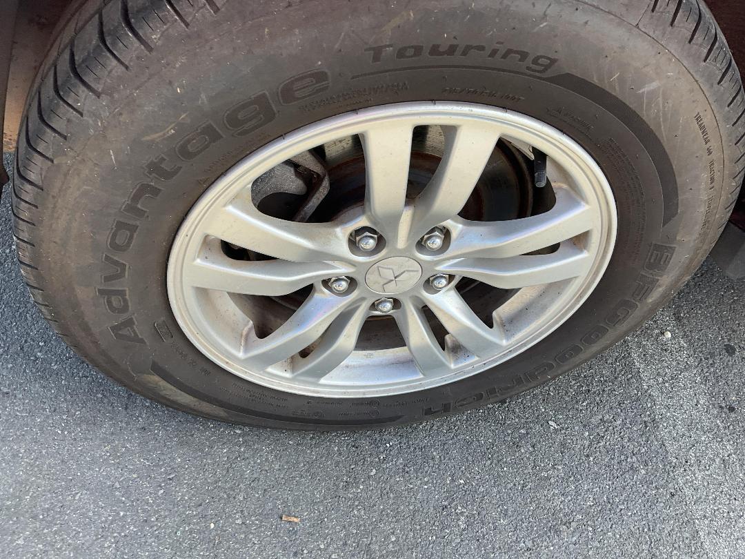 Photo '5' of Mitsubishi Outlander LS Photo '5' of Mitsubishi Outlander LS