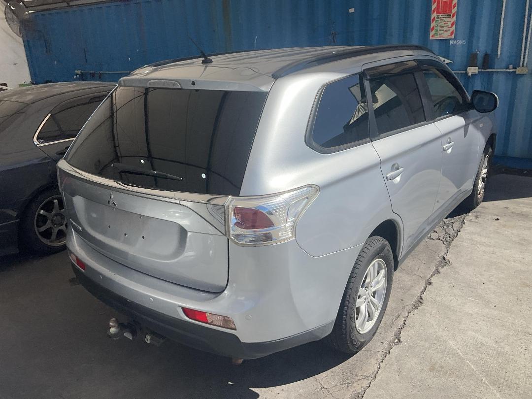 Photo '13' of Mitsubishi Outlander LS