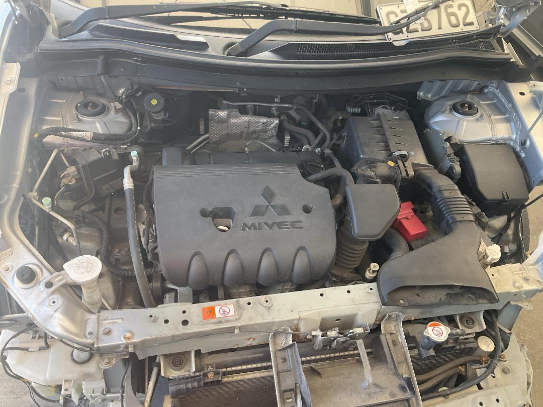 Photo '16' of Mitsubishi Outlander LS