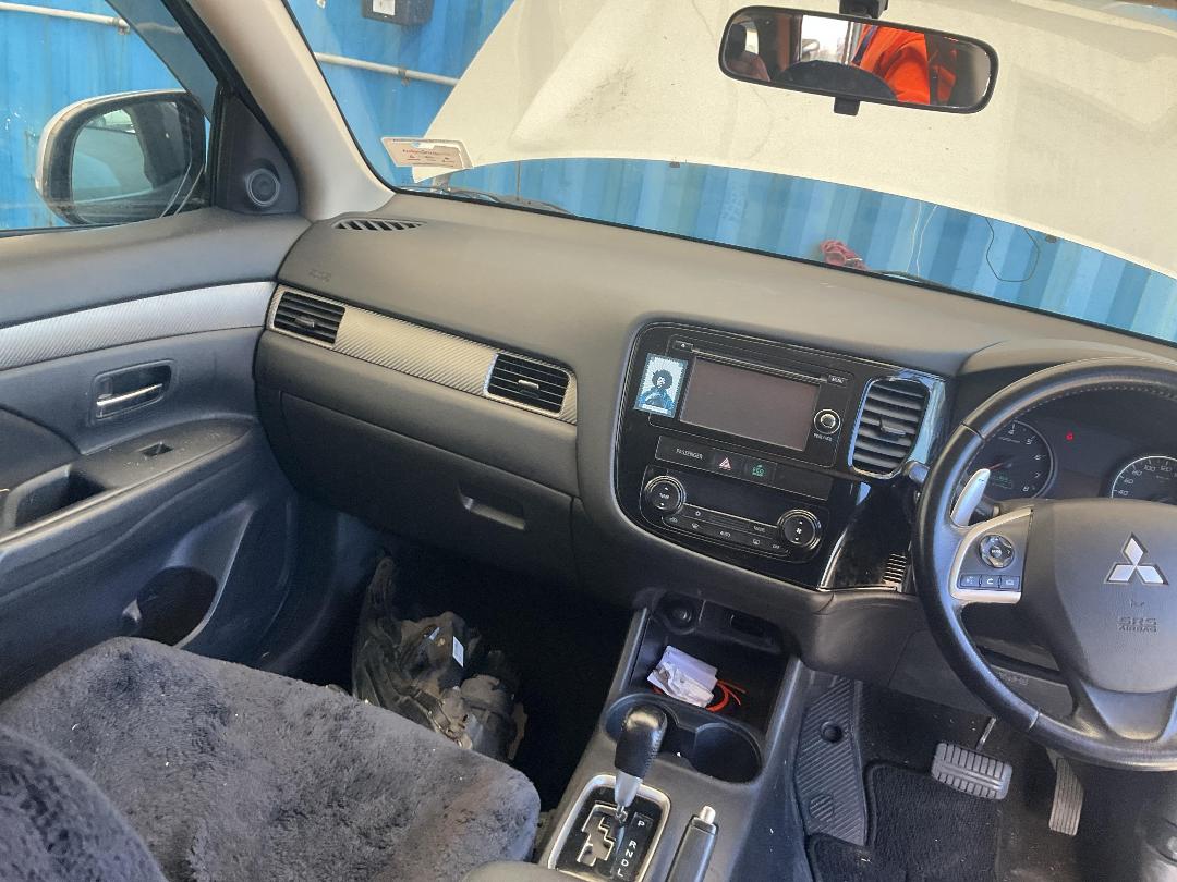 Photo '22' of Mitsubishi Outlander LS