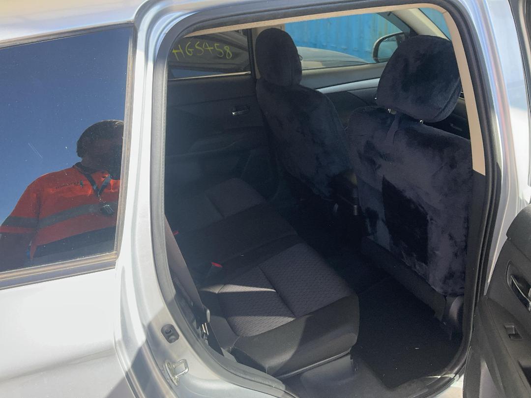 Photo '21' of Mitsubishi Outlander LS