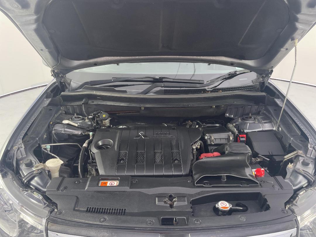 Photo '13' of Mitsubishi Outlander Photo '13' of Mitsubishi Outlander