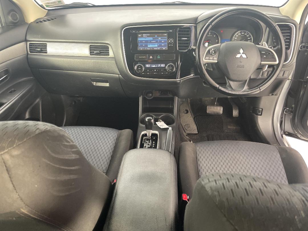 Photo '17' of Mitsubishi Outlander Photo '17' of Mitsubishi Outlander