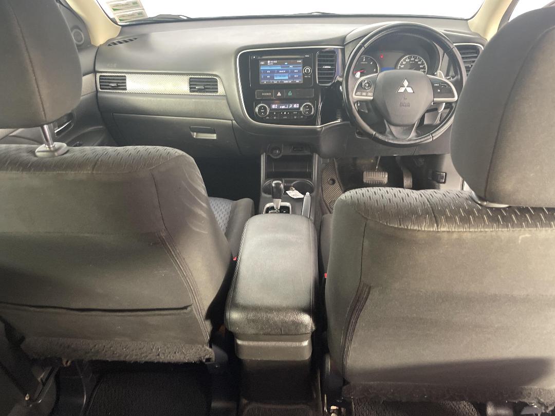 Photo '18' of Mitsubishi Outlander Photo '18' of Mitsubishi Outlander