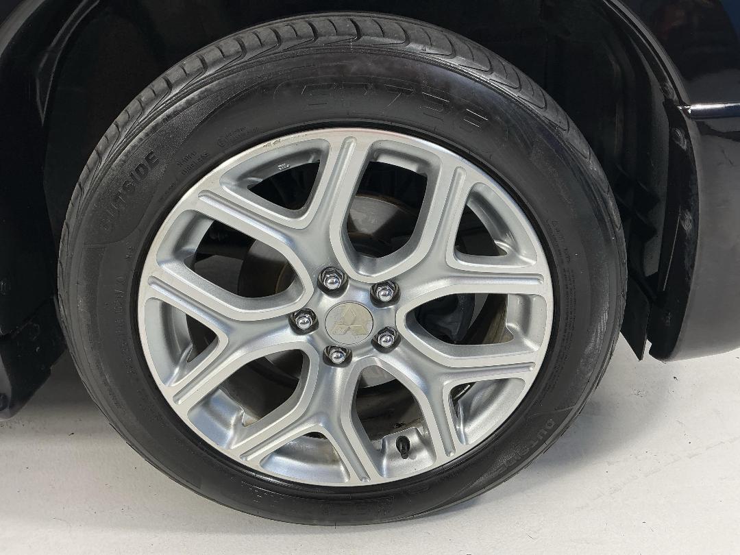 Photo '9' of Mitsubishi Outlander Photo '9' of Mitsubishi Outlander