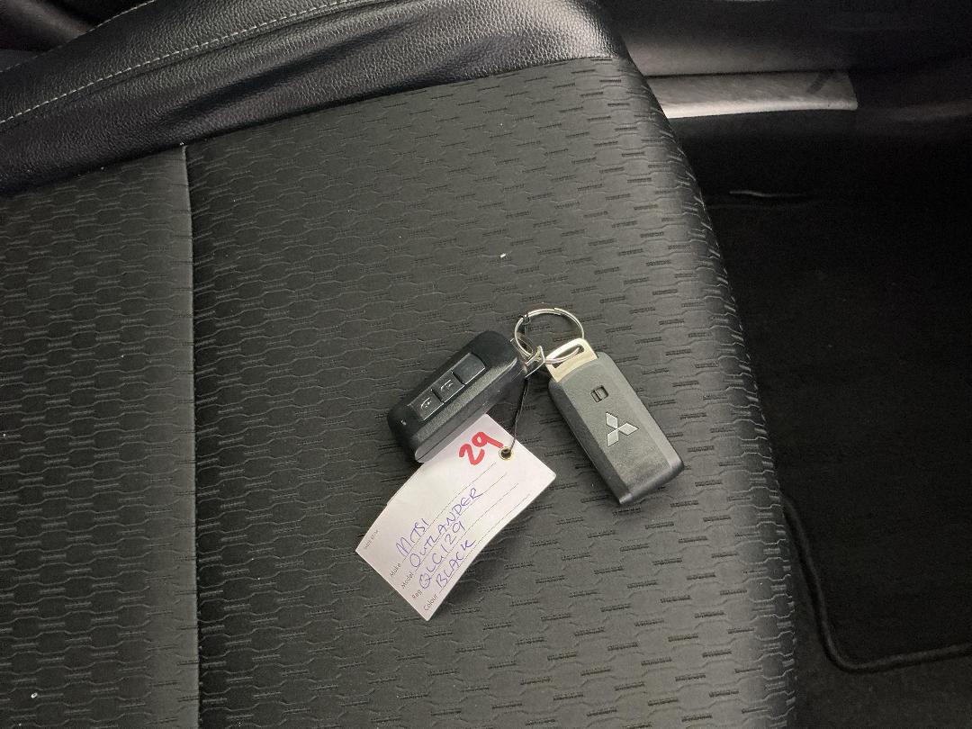 Photo '22' of Mitsubishi Outlander Photo '22' of Mitsubishi Outlander