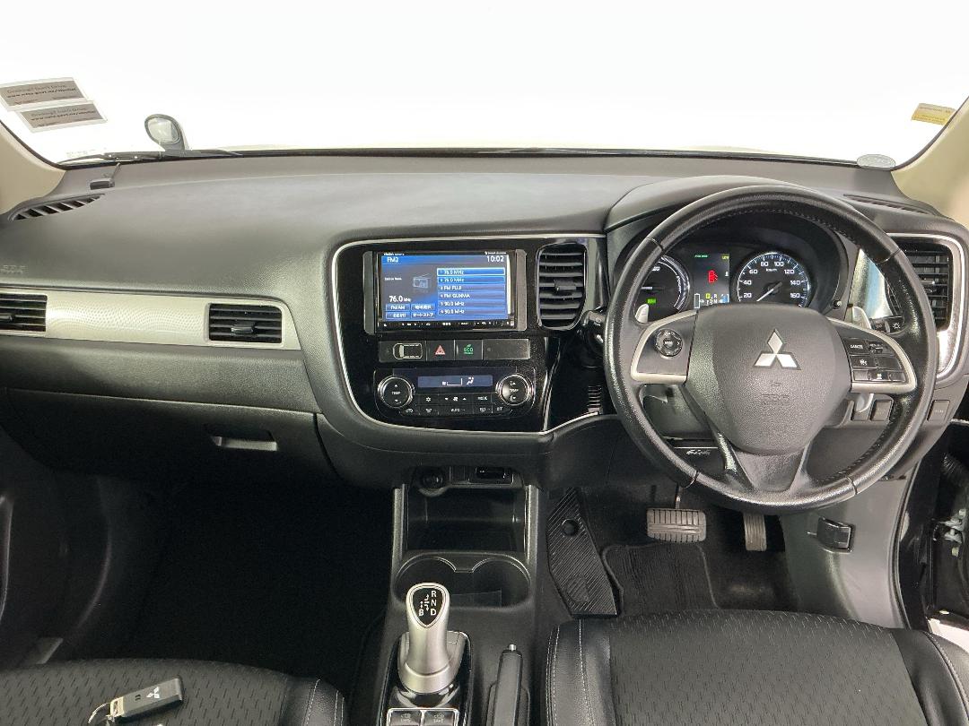 Photo '17' of Mitsubishi Outlander Photo '17' of Mitsubishi Outlander