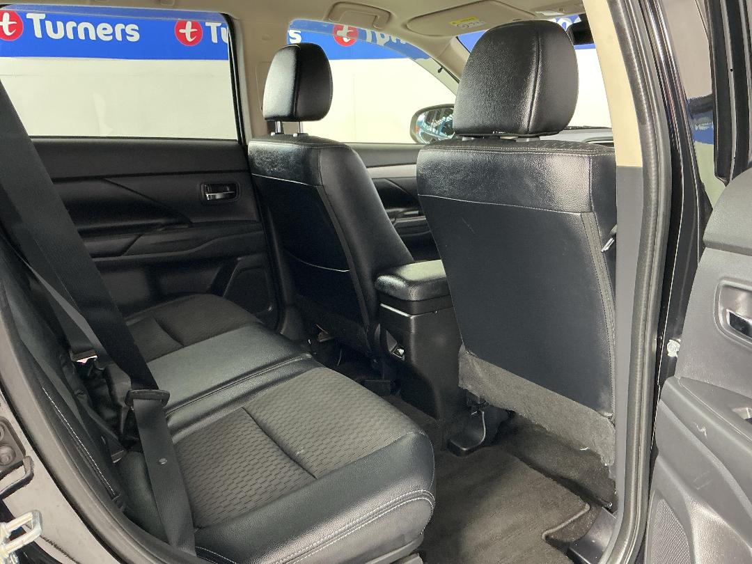 Photo '20' of Mitsubishi Outlander Photo '20' of Mitsubishi Outlander