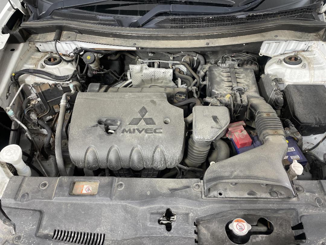 Photo '13' of Mitsubishi Outlander