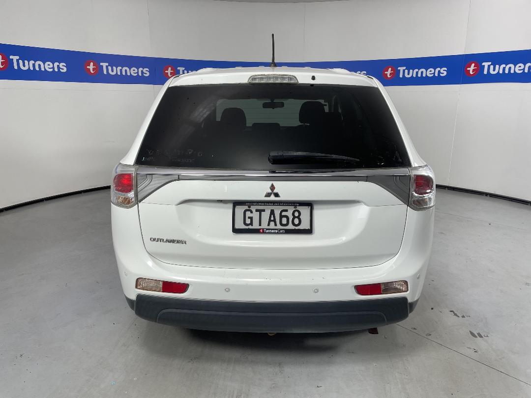 Photo '6' of Mitsubishi Outlander