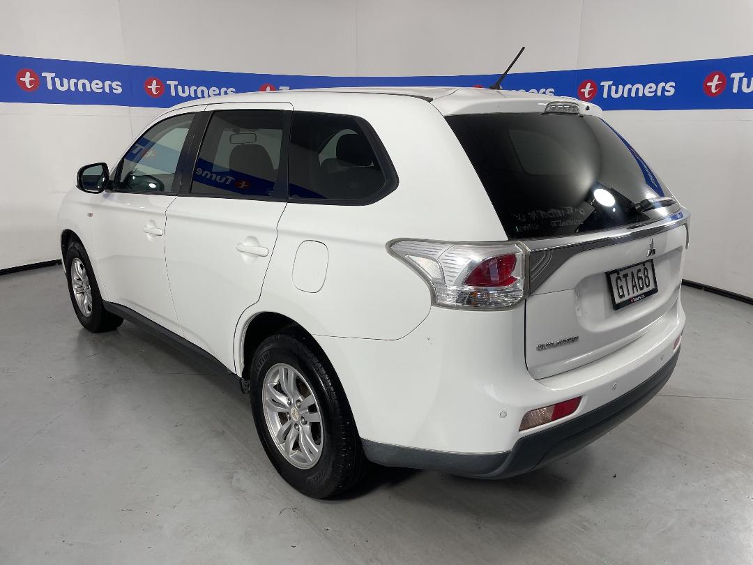 Photo '5' of Mitsubishi Outlander