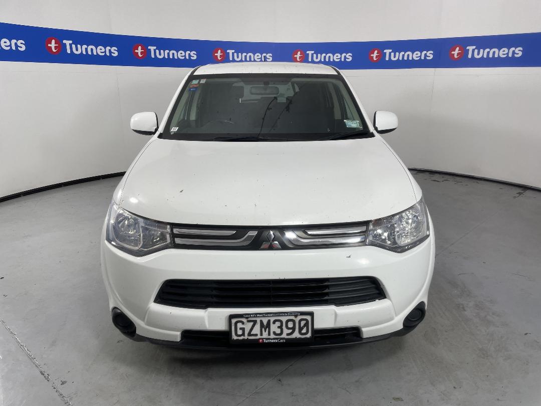 Photo '2' of Mitsubishi Outlander Photo '2' of Mitsubishi Outlander