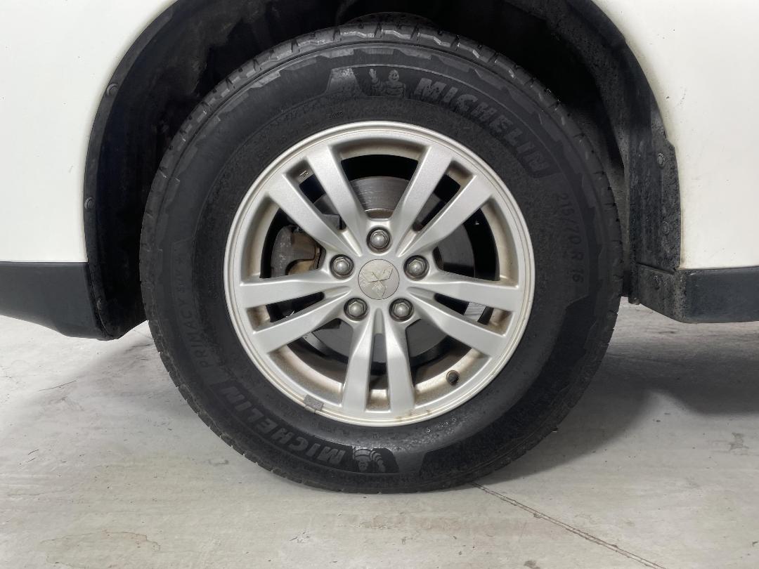 Photo '10' of Mitsubishi Outlander Photo '10' of Mitsubishi Outlander