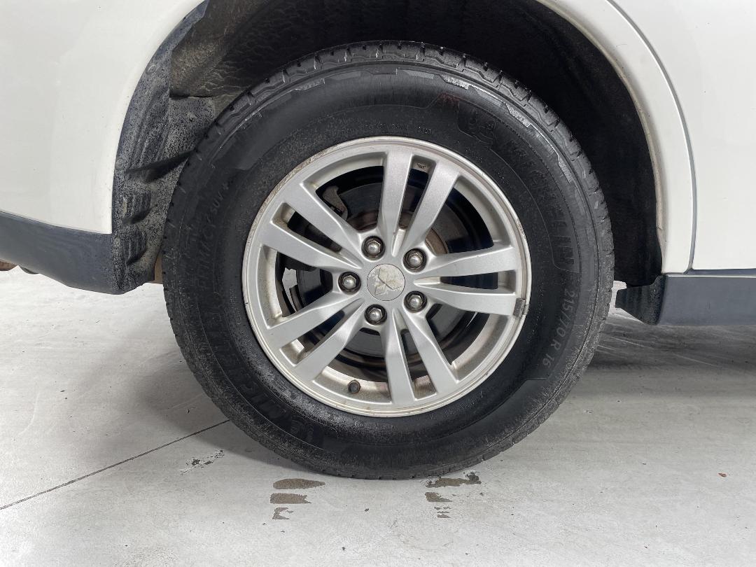 Photo '12' of Mitsubishi Outlander Photo '12' of Mitsubishi Outlander