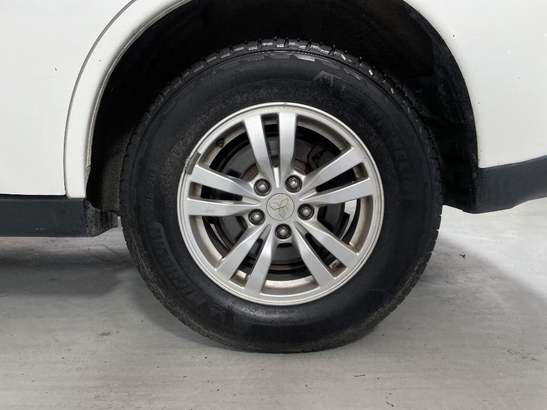 Photo '11' of Mitsubishi Outlander Photo '11' of Mitsubishi Outlander