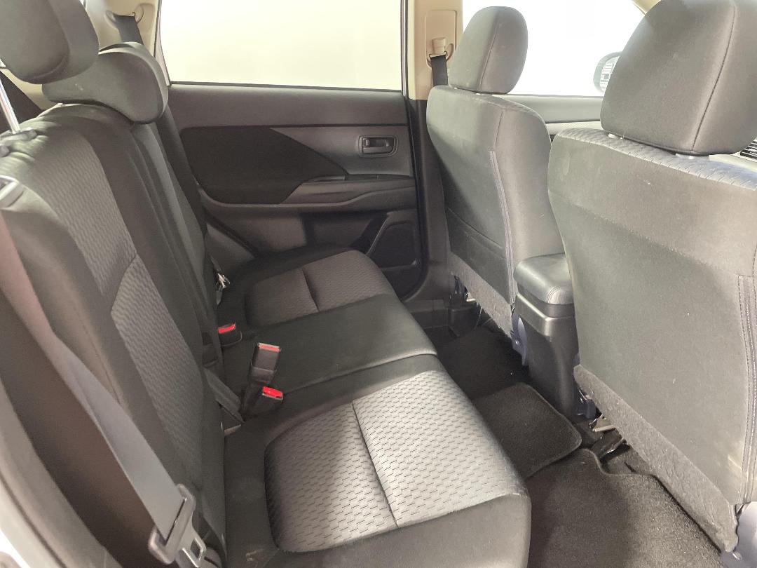 Photo '20' of Mitsubishi Outlander Photo '20' of Mitsubishi Outlander