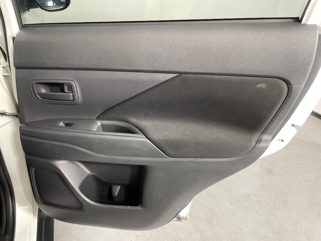 Photo '19' of Mitsubishi Outlander Photo '19' of Mitsubishi Outlander