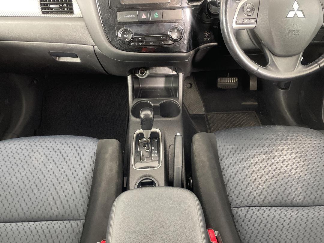 Photo '18' of Mitsubishi Outlander Photo '18' of Mitsubishi Outlander