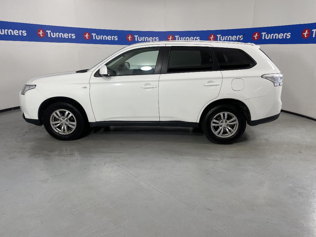 Photo '24' of Mitsubishi Outlander Photo '24' of Mitsubishi Outlander