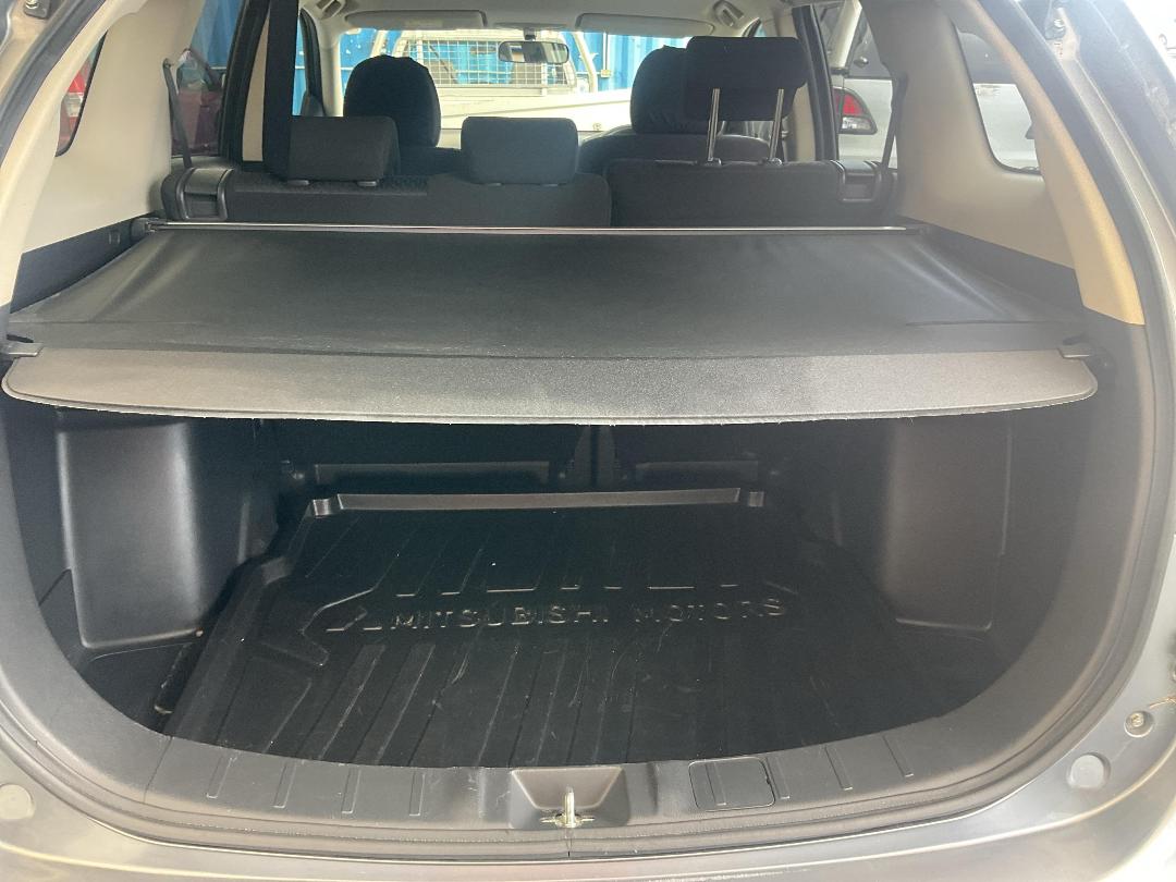 Photo '5' of Mitsubishi Outlander LS