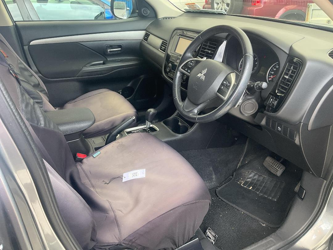 Photo '7' of Mitsubishi Outlander LS