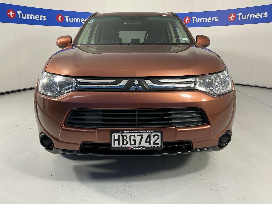 Photo '2' of Mitsubishi Outlander Photo '2' of Mitsubishi Outlander