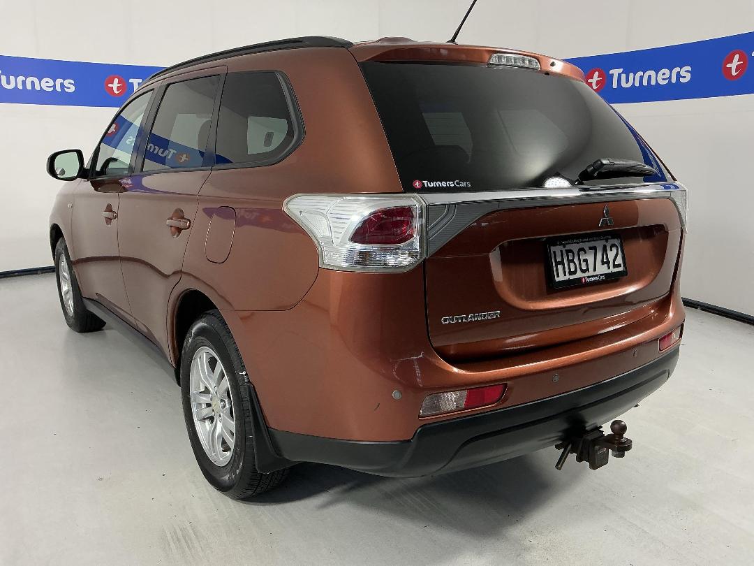 Photo '5' of Mitsubishi Outlander Photo '5' of Mitsubishi Outlander