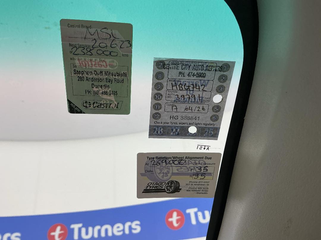 Photo '27' of Mitsubishi Outlander Photo '27' of Mitsubishi Outlander