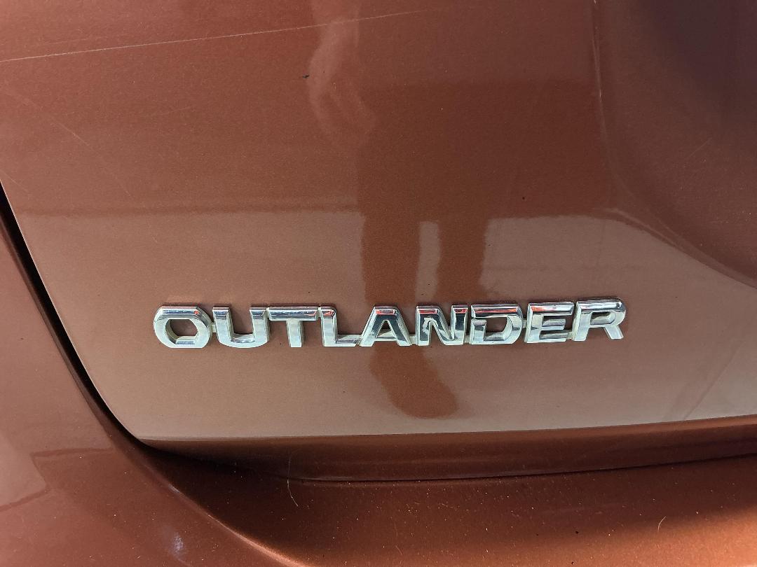 Photo '29' of Mitsubishi Outlander Photo '29' of Mitsubishi Outlander